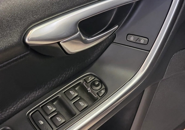 Volvo V60 cena 79900 przebieg: 231000, rok produkcji 2014 z Jeziorany małe 562